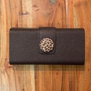 Brown Clutch - laura mercier